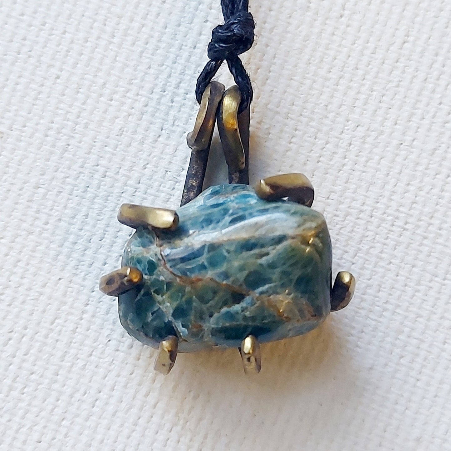 Apatite - OLIVE - Ciondolo Piccolo in Ottone