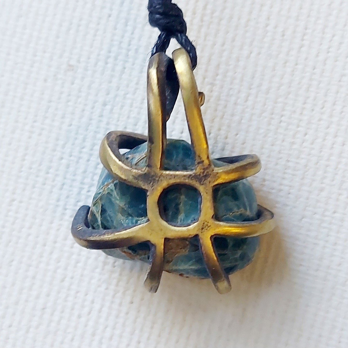 Apatite - OLIVE - Ciondolo Piccolo in Ottone