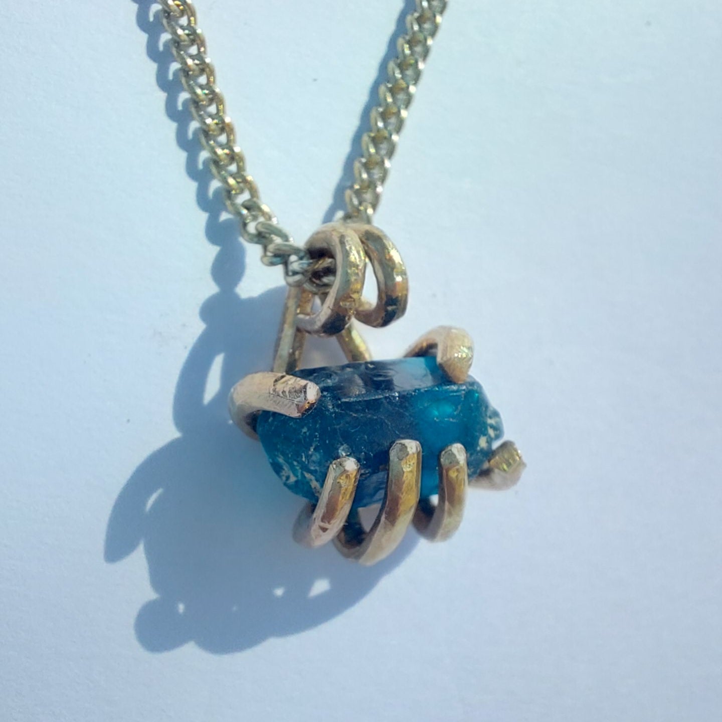 Apatite blu - OLIVE - Ciondolo Piccolo in Ottone