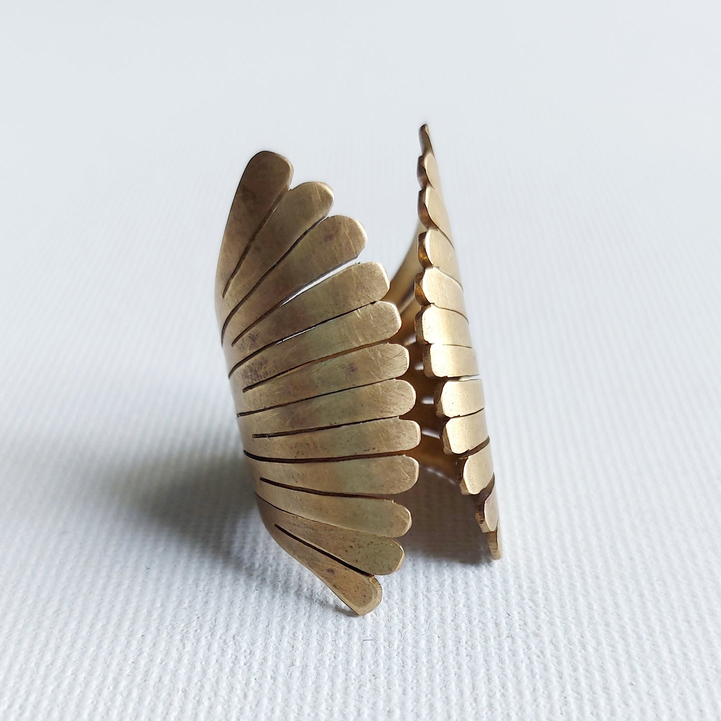 Isis Anello in Ottone Etico