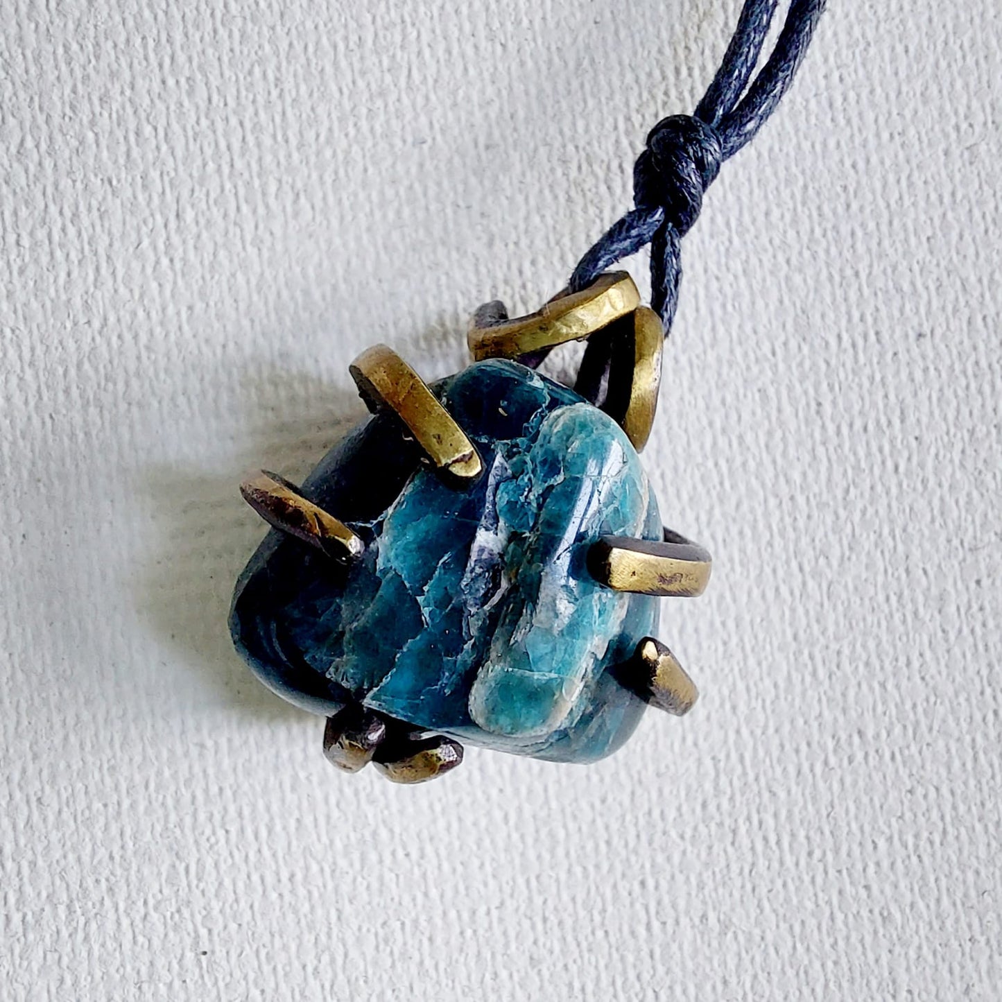 Apatite - OLIVE - Ciondolo Piccolo in Ottone