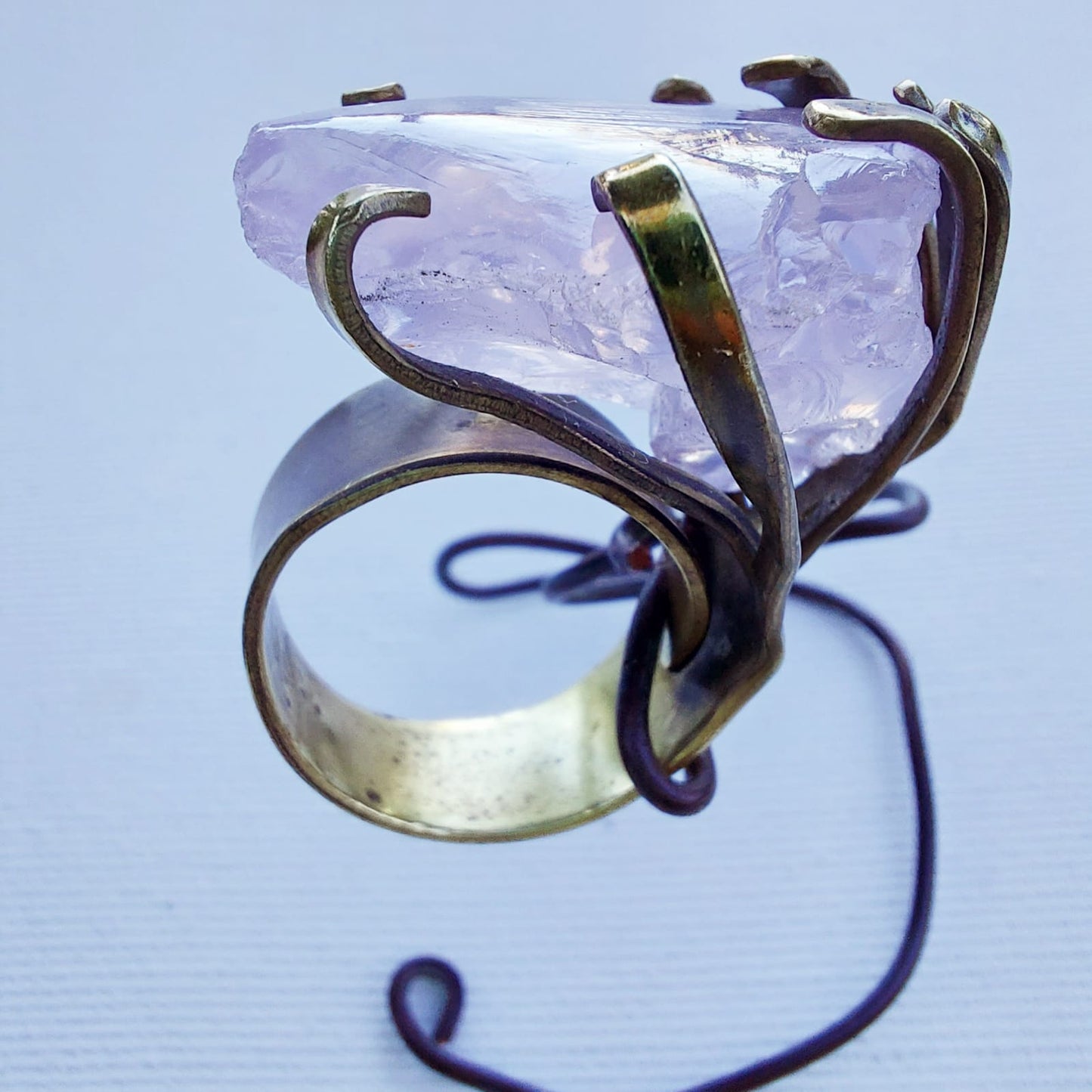 Anello "Belle Helene" Quarzo Rosa Naturale e Ottone Etico