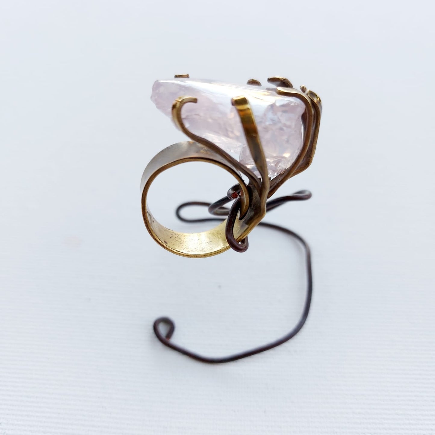 Anello "Belle Helene" Quarzo Rosa Naturale e Ottone Etico