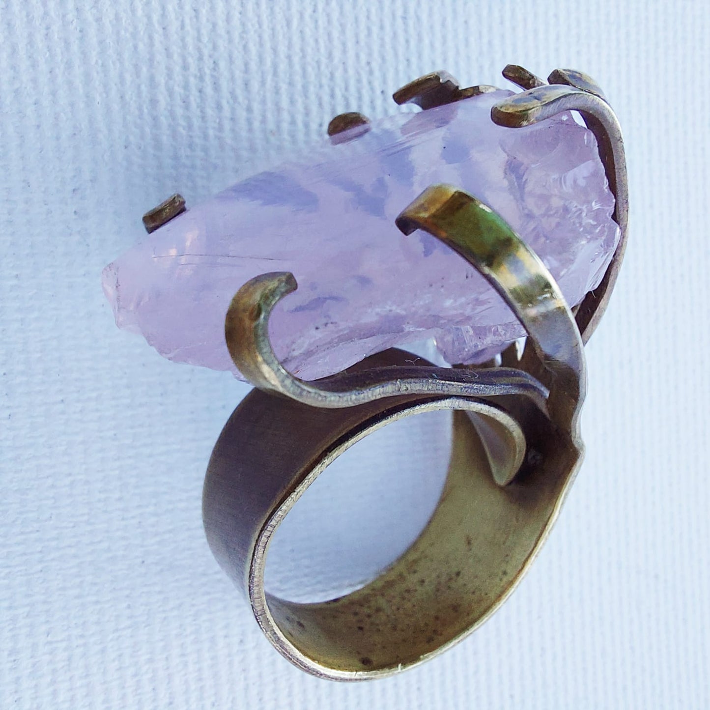 Anello "Belle Helene" Quarzo Rosa Naturale e Ottone Etico