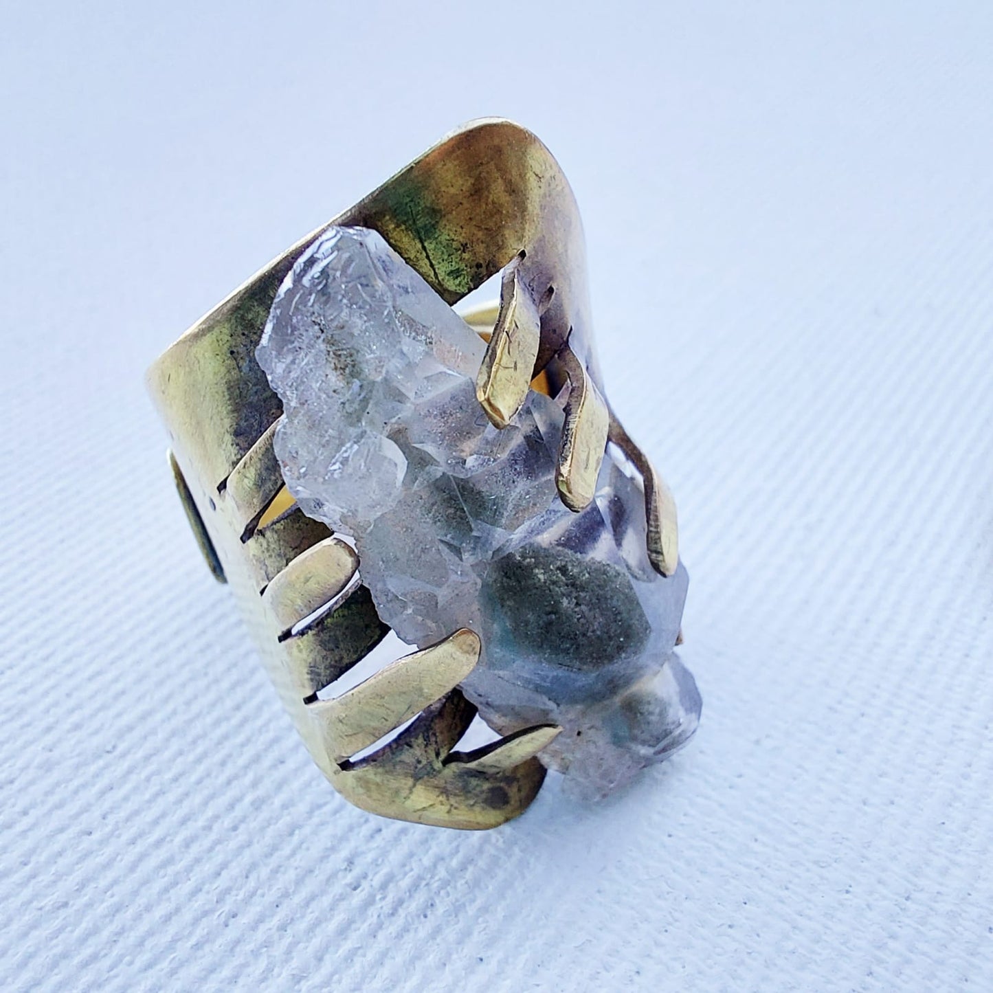 Anello "Skadi" Quarzo Faden Naturale e Ottone Etico