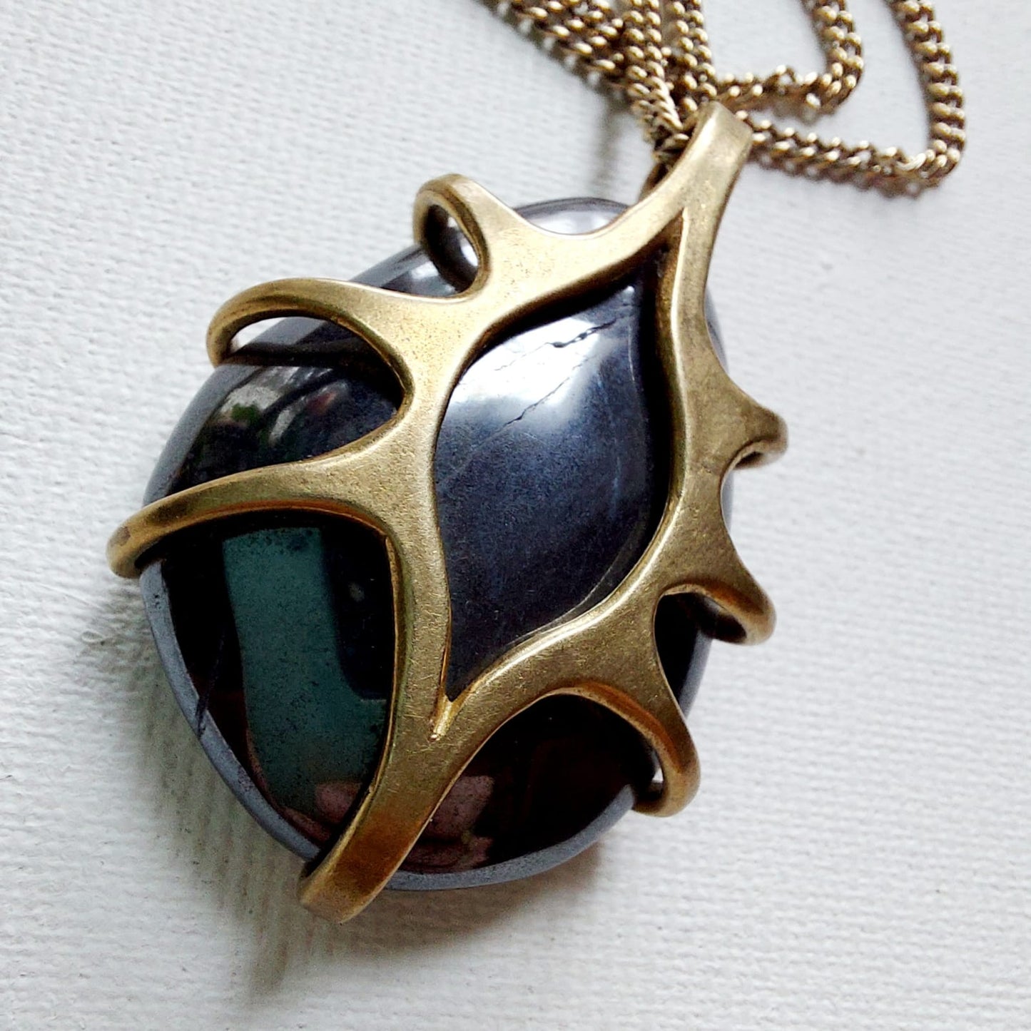 Ematite Ciondolo Grande in Ottone