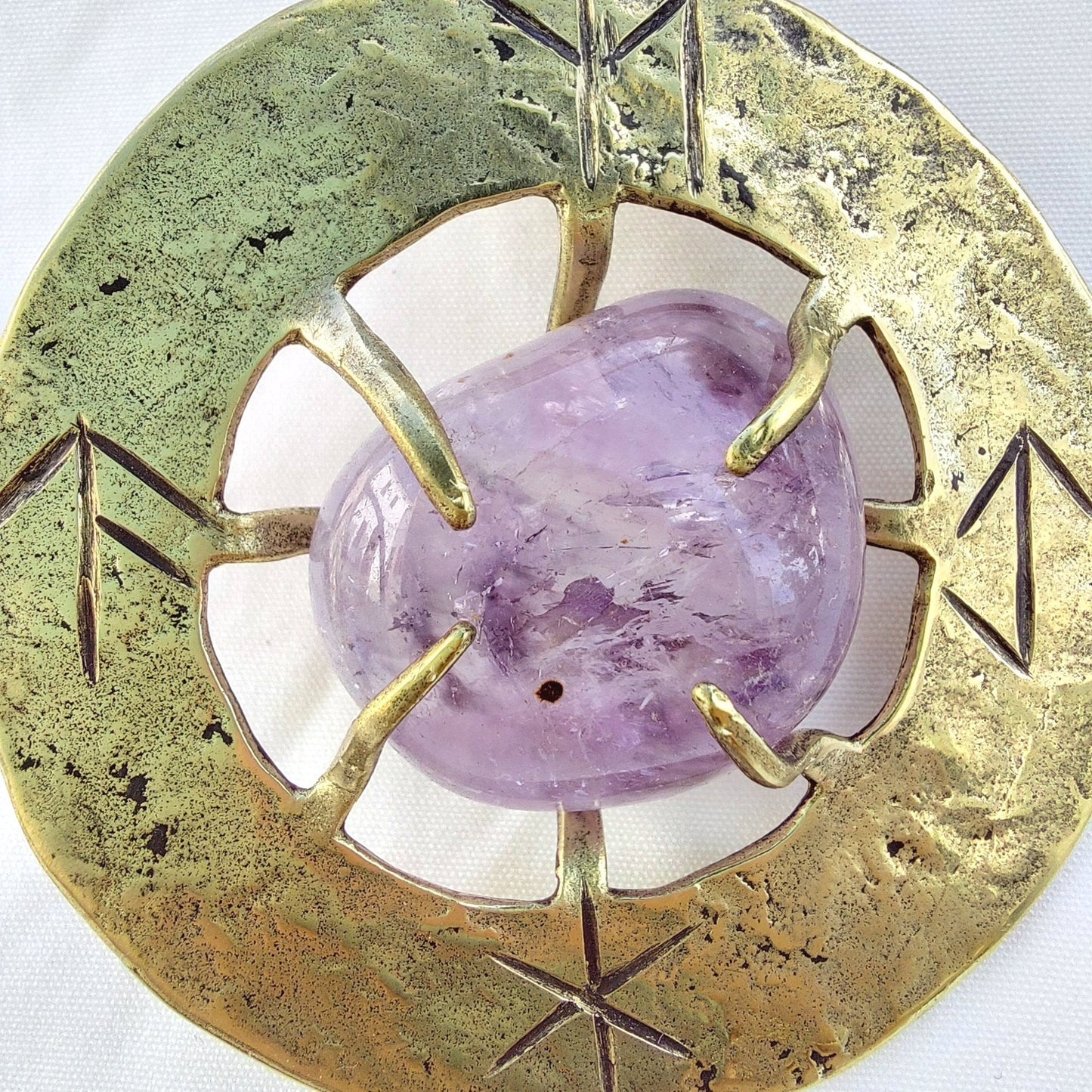 Talismano Runico Ametista con Rune Legate Ciondolo in Ottone