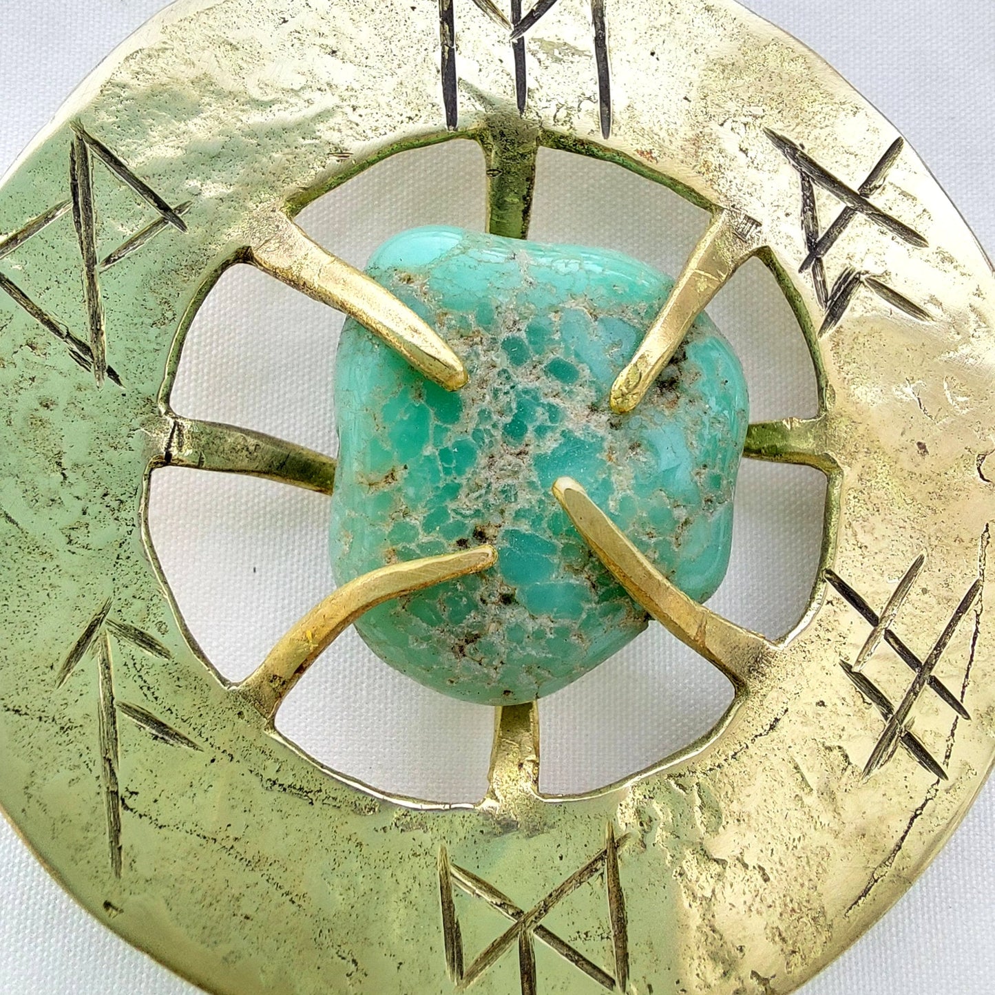 Talismano Runico Crisoprasio con Rune Legate Ciondolo in Ottone