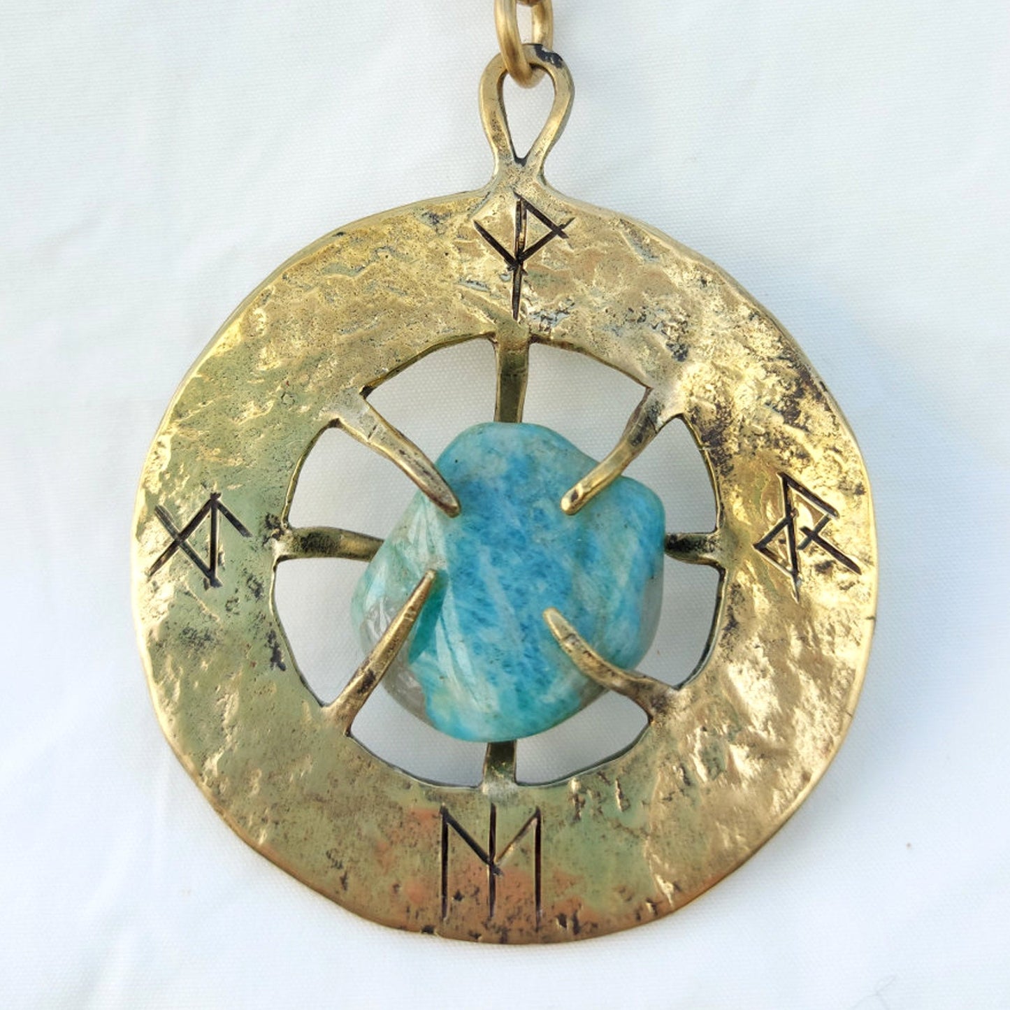 Talismano Runico Amazzonite con Rune Legate Ciondolo in Ottone