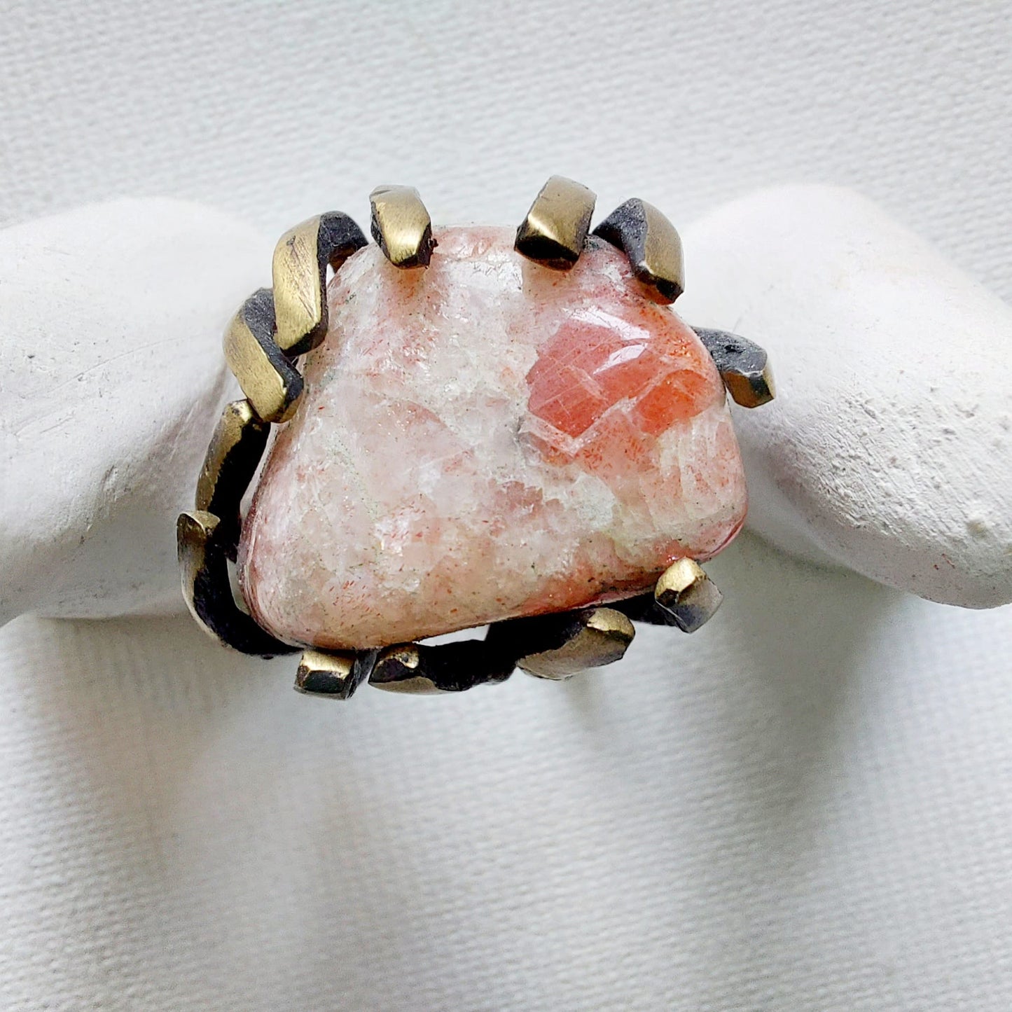 Pietra del Sole Anello delle Valkyrie in Ottone