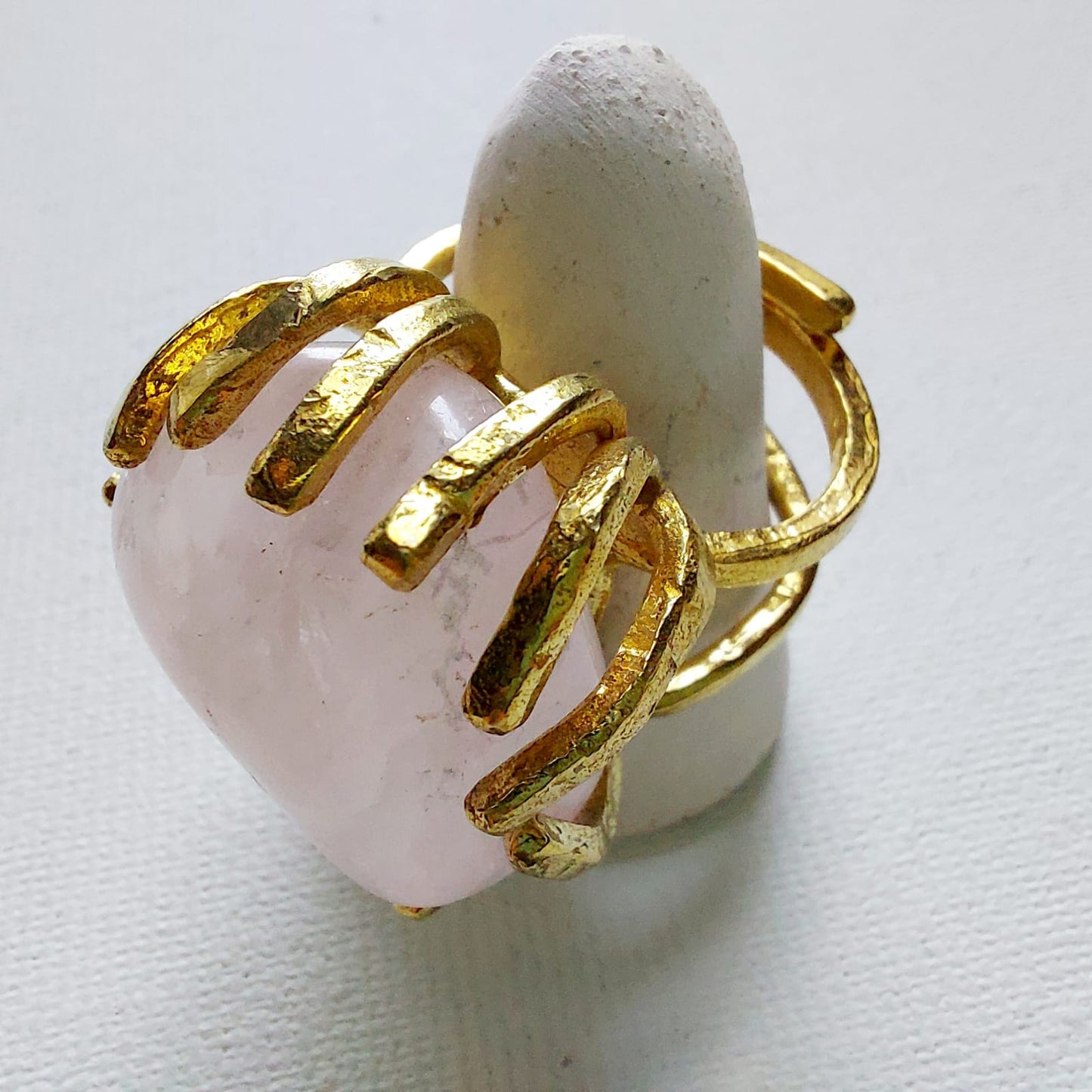 Quarzo Rosa Anello delle Valkyrie in Ottone