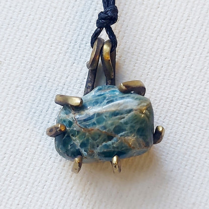 Apatite - OLIVE - Ciondolo Piccolo in Ottone