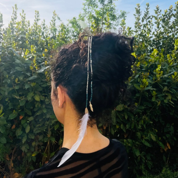 Crown Protection - Hair stick sciamanico con piume e Acquamarina