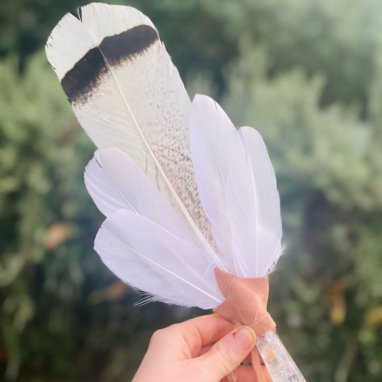 Shamanic Prayer Fan - Ventaglio Sciamanico con Quarzo Ialino e Selenite