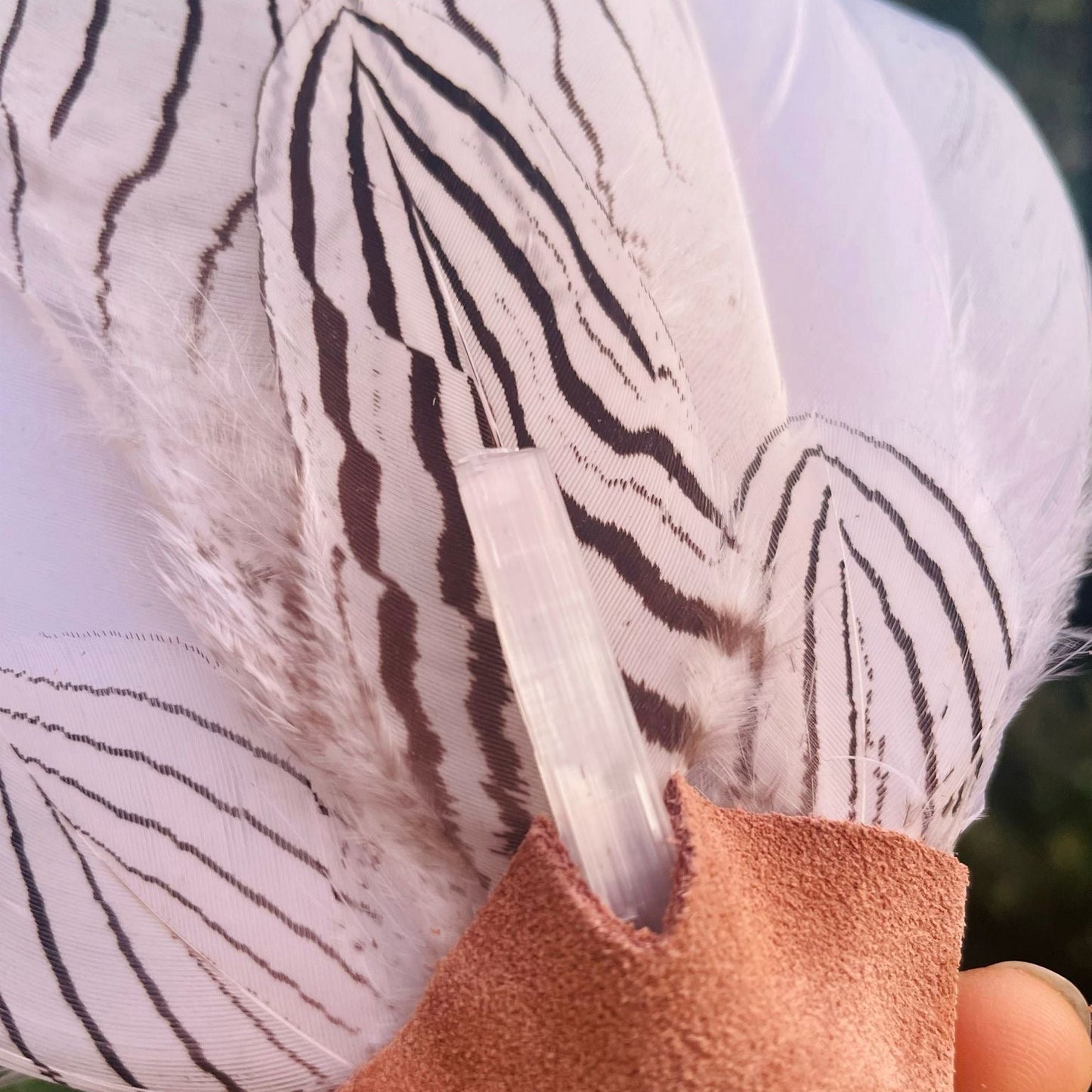 Shamanic Prayer Fan - Ventaglio Sciamanico con Quarzo Ialino e Selenite