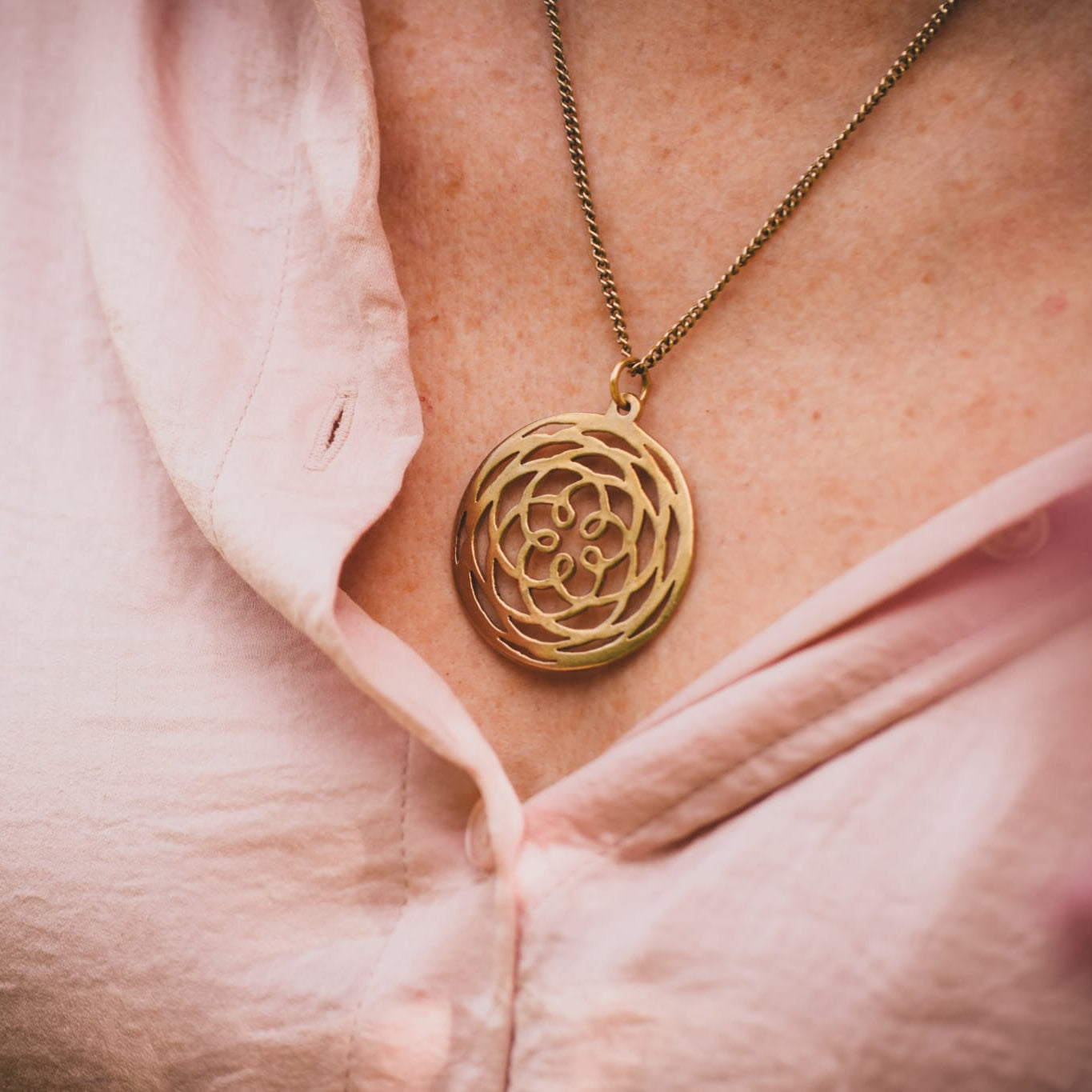 Danza di Venere Afrodite Ciondolo in Ottone