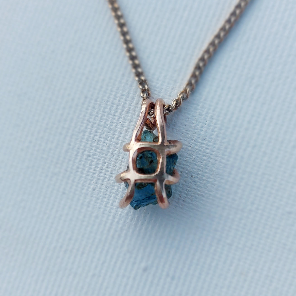 Ciondolo gioiello in argento sterling 925 fatto a mano con tormalina Ciondolo gioiello in argento sterling 925 fatto a mano con tormalina