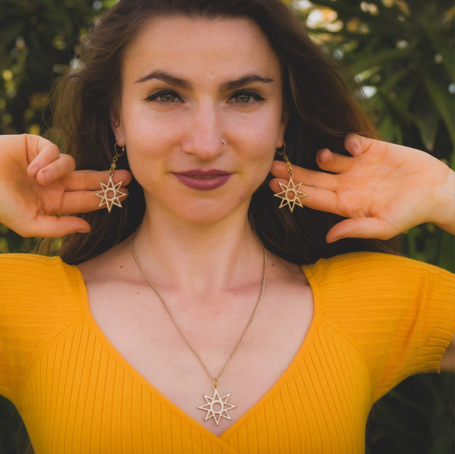 Stella a 8 punte di Ishtar Orecchini in Ottone con Calcite gialla