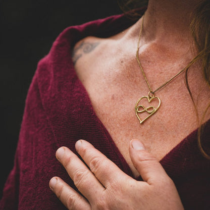 Cuore Infinito Ix Cacao Ciondolo in Ottone