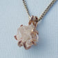 Morganite grezza - VERVAIN - Ciondolo Piccolo in Ottone