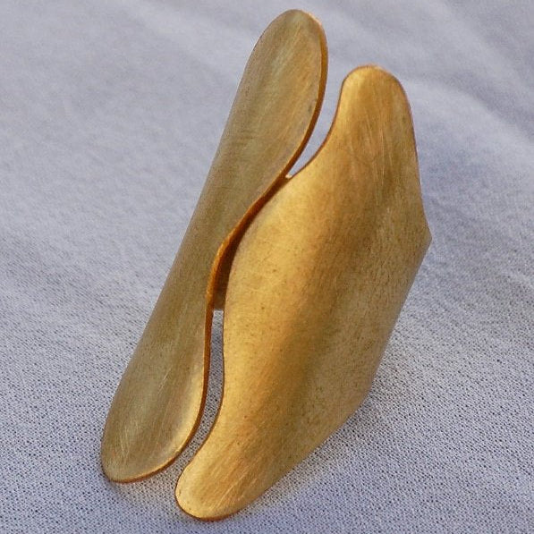 Tanith Anello in Ottone Etico