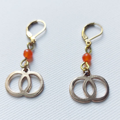 Vesica Piscis di Inanna Orecchini in Ottone con Calcite arancio