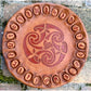 Piatto Oracolo delle Rune e Set 24 Rune Terracotta Futhark Germanico per Divinazione