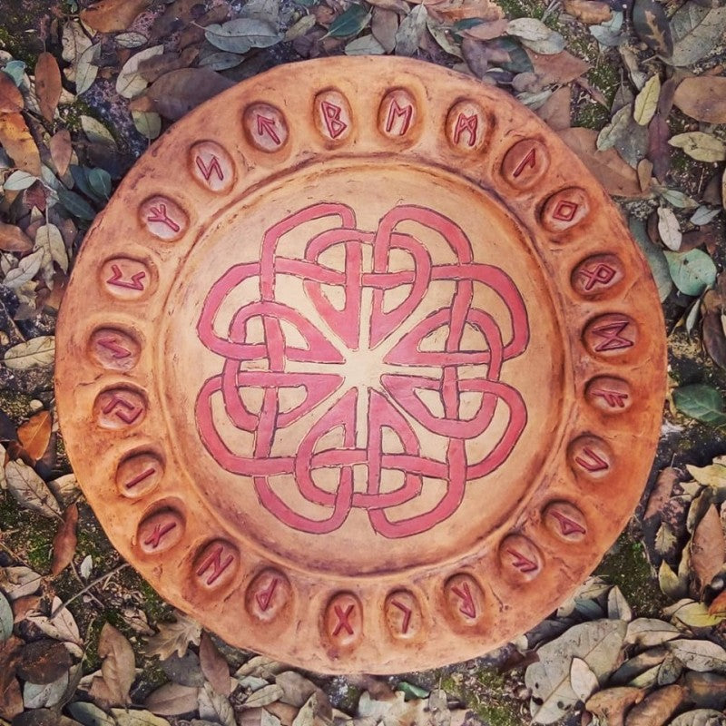 Piatto Oracolo delle Rune e Set 24 Rune Terracotta Futhark Germanico per Divinazione