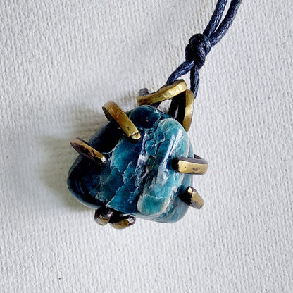 Apatite - OLIVE - Ciondolo Piccolo in Ottone