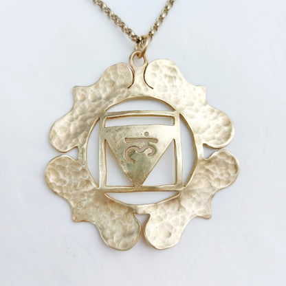 Muladhara Primo Chakra Ciondolo in Ottone