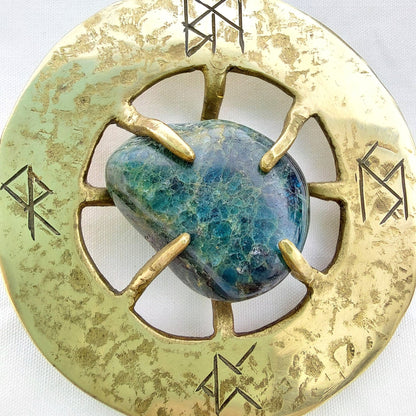 Talismano Runico Apatite con Rune Legate Ciondolo in Ottone