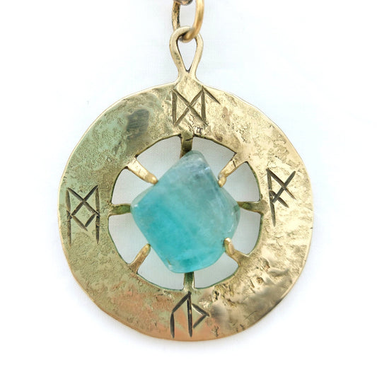 Talismano Runico Fluorite con Rune Legate Ciondolo in Ottone