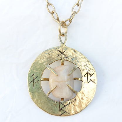 Talismano Runico Pietra di Luna con Rune Legate Ciondolo in Ottone
