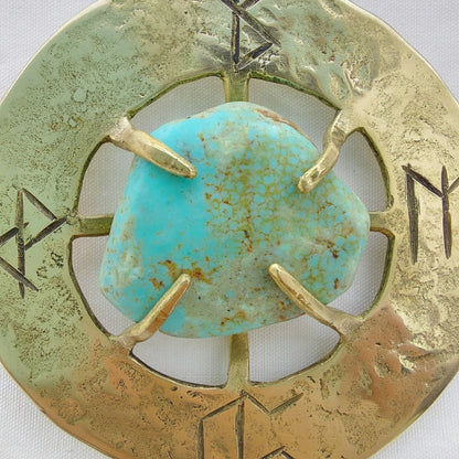 Talismano Runico Turchese con Rune Legate Ciondolo in Ottone