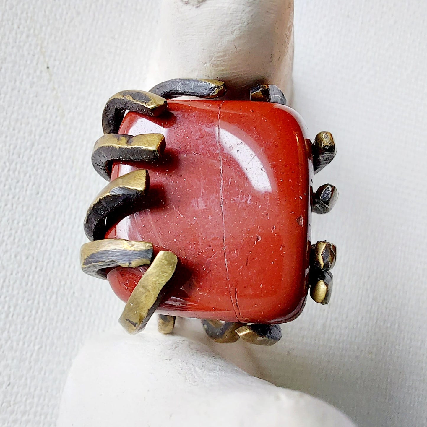 Diaspro Rosso Anello delle Valkyrie in Ottone