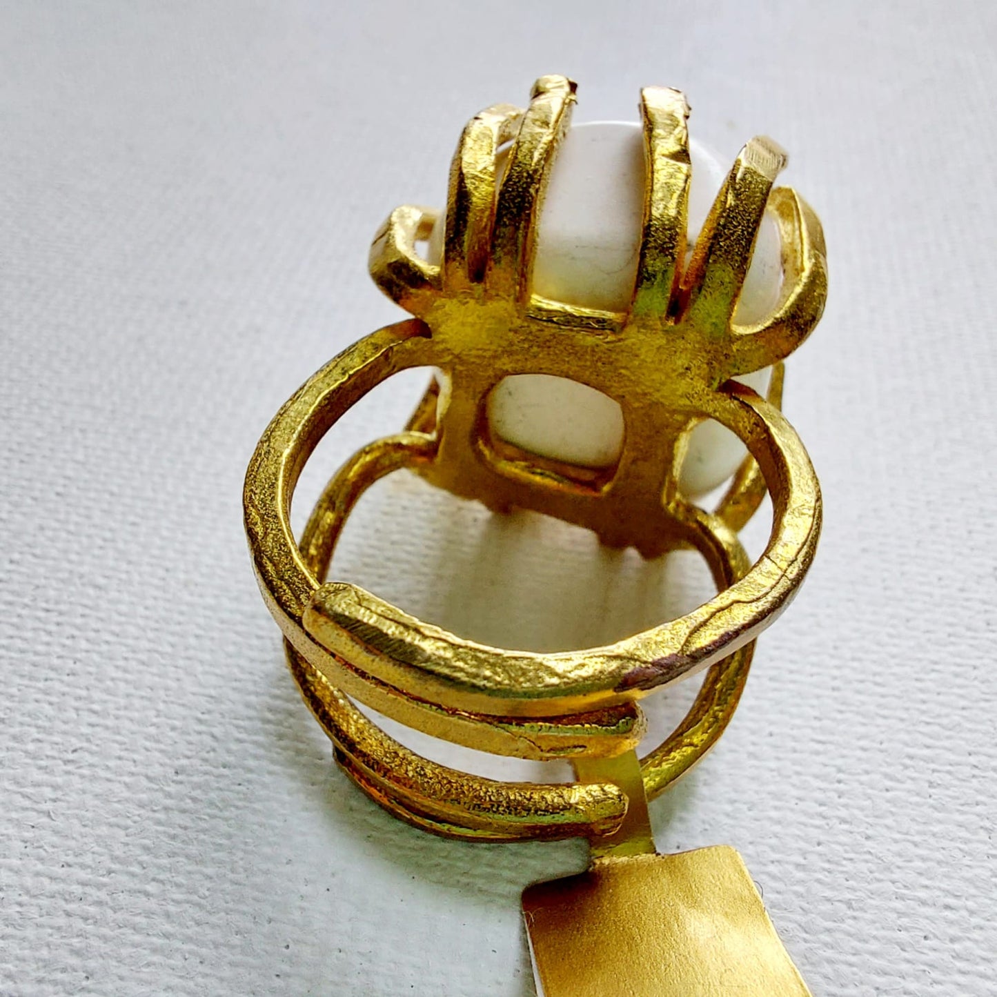 Magnesite Anello delle Valkyrie in Ottone