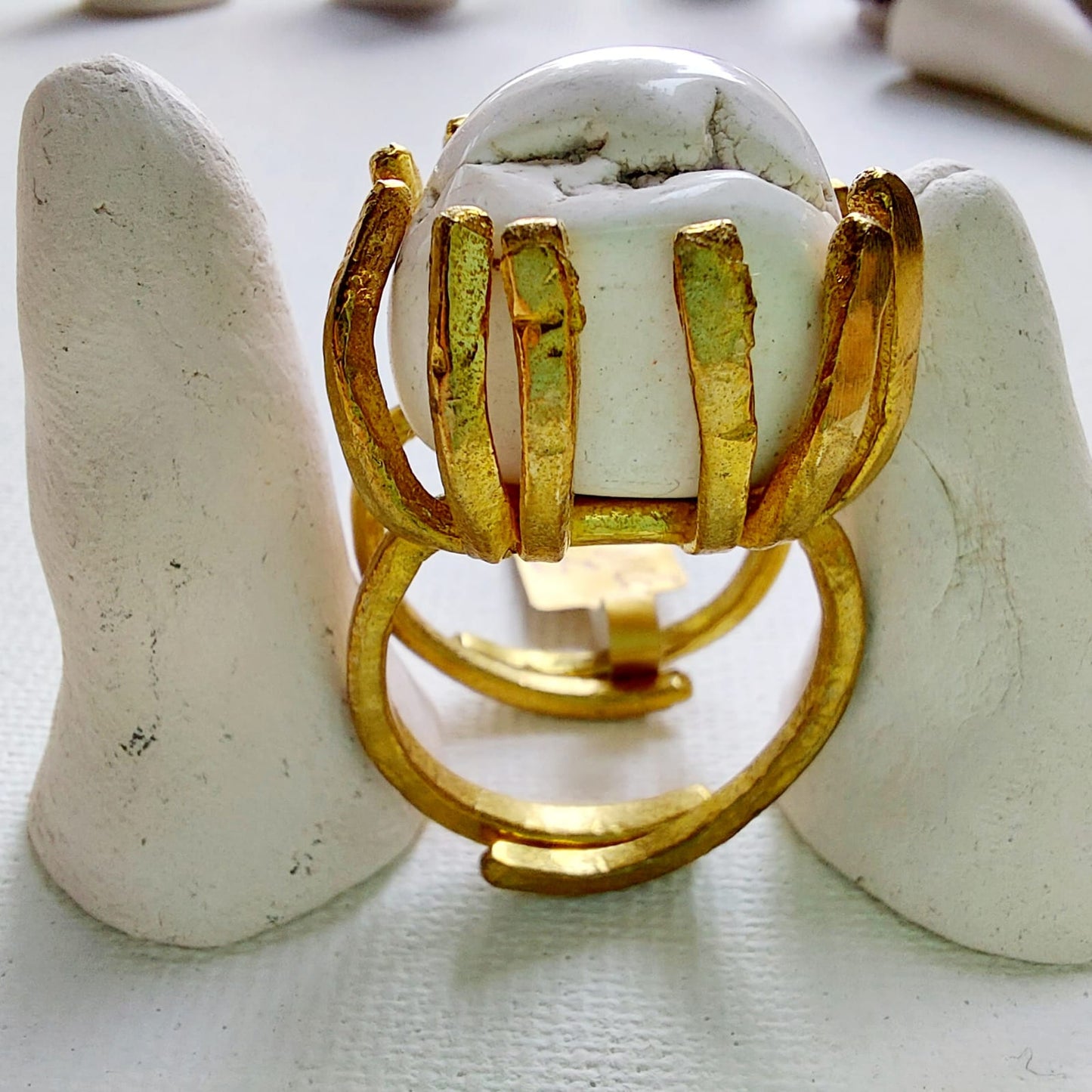 Magnesite Anello delle Valkyrie in Ottone