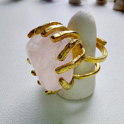 Quarzo Rosa Anello delle Valkyrie in Ottone