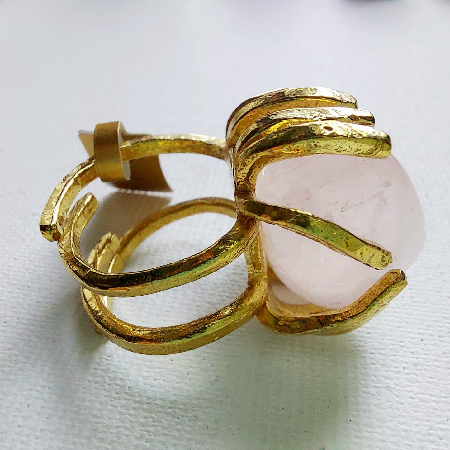 Quarzo Rosa Anello delle Valkyrie in Ottone
