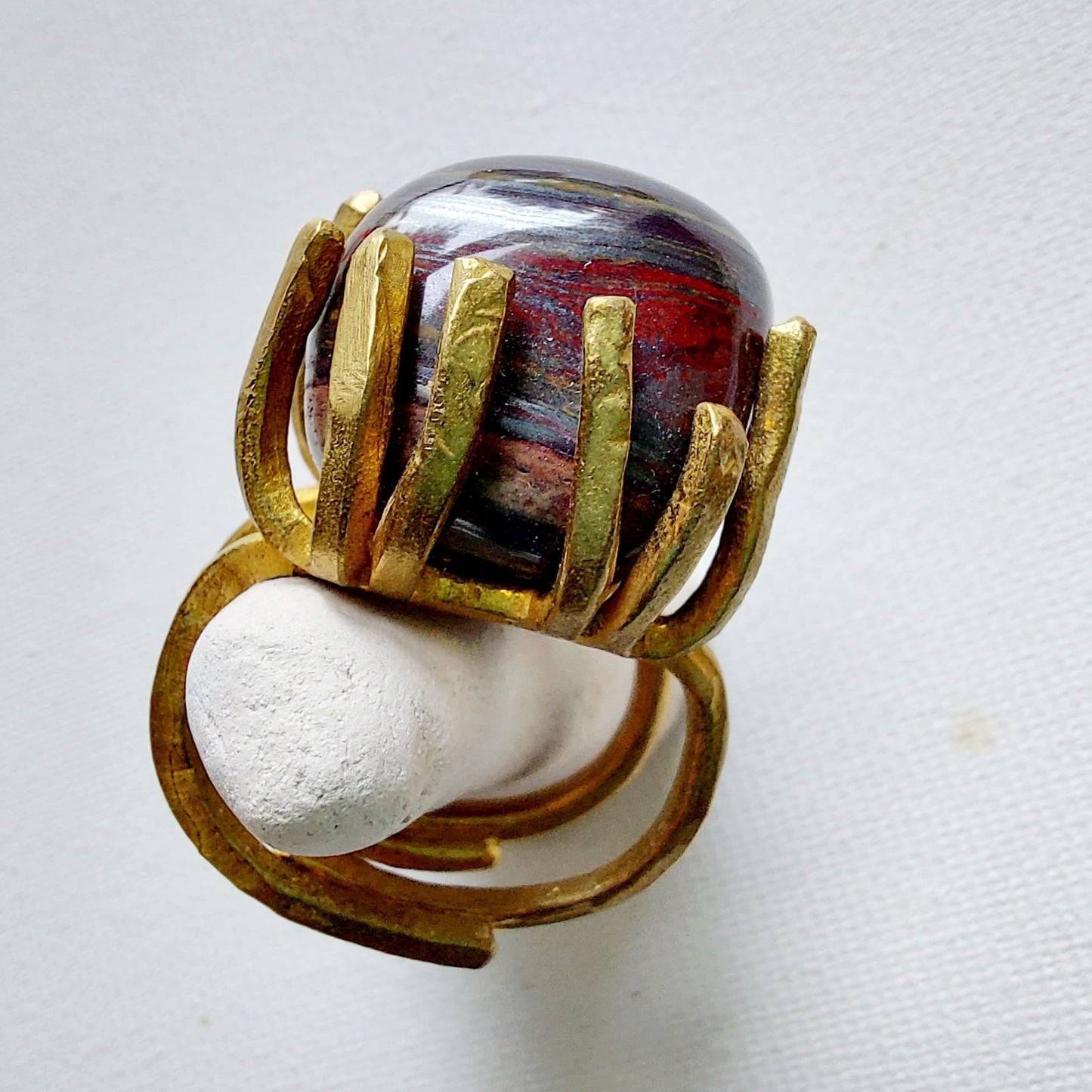 Ferro Tigrato Anello delle Valkyrie in Ottone